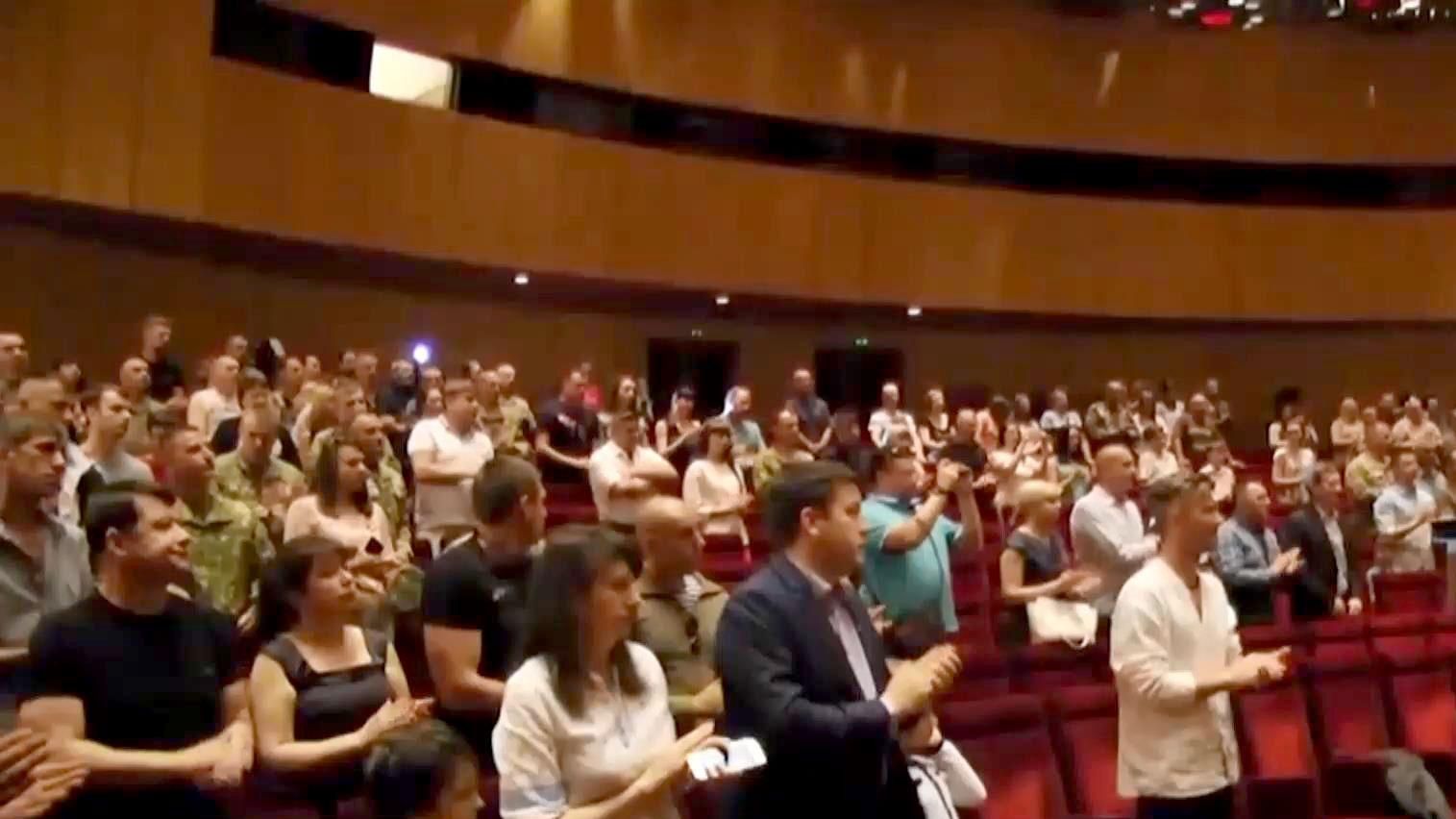 Легендарний боєць Годзила посмертно отримав медаль "За довіру" Легендарний боєць Годзила посмертно отримав медаль "За довіру"