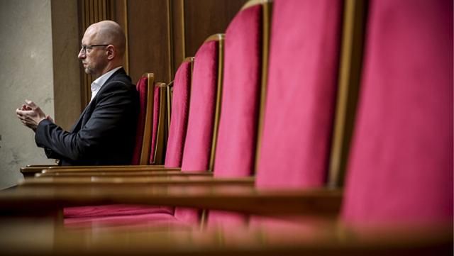 Парубій озвучив причини падіння рейтингів Яценюка та "Народного фронту" Парубій озвучив причини падіння рейтингів Яценюка та "Народного фронту"