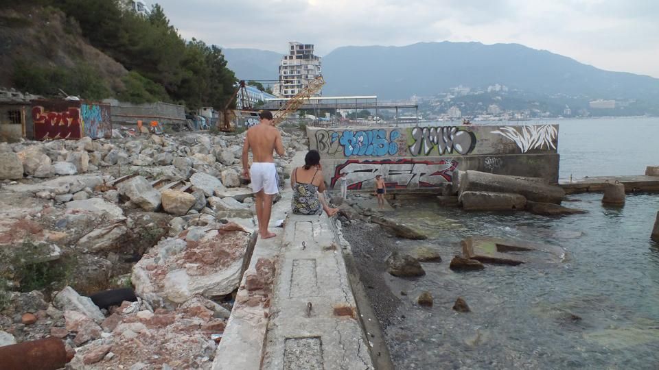 Окупаційна влада Криму пропонує туристам "будинок Сталіна" та "курінь Брежнєва" Окупаційна влада Криму пропонує туристам "будинок Сталіна" та "курінь Брежнєва"