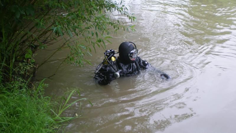 Тіло загиблого бійця АТО знайшли у ріці під Житомиром, — волонтер Тіло загиблого бійця АТО знайшли у ріці під Житомиром, — волонтер
