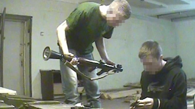 СБУ оприлюднила відео затримання іноземця, який планував теракти у Франції СБУ оприлюднила відео затримання іноземця, який планував теракти у Франції