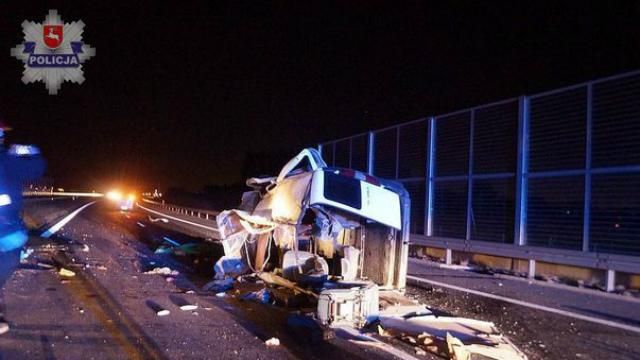 Авто з українськими номерами потрапило в ДТП у Польщі: є загиблі Авто з українськими номерами потрапило в ДТП у Польщі: є загиблі