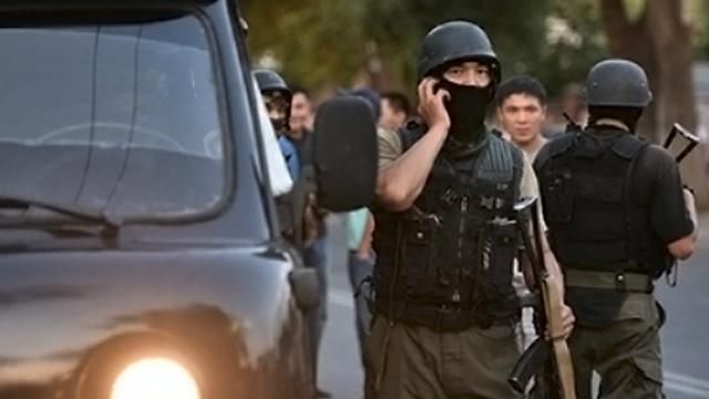 Частина злочинців, які пограбували магазин зі зброєю, досі розгулює на волі Частина злочинців, які пограбували магазин зі зброєю, досі розгулює на волі