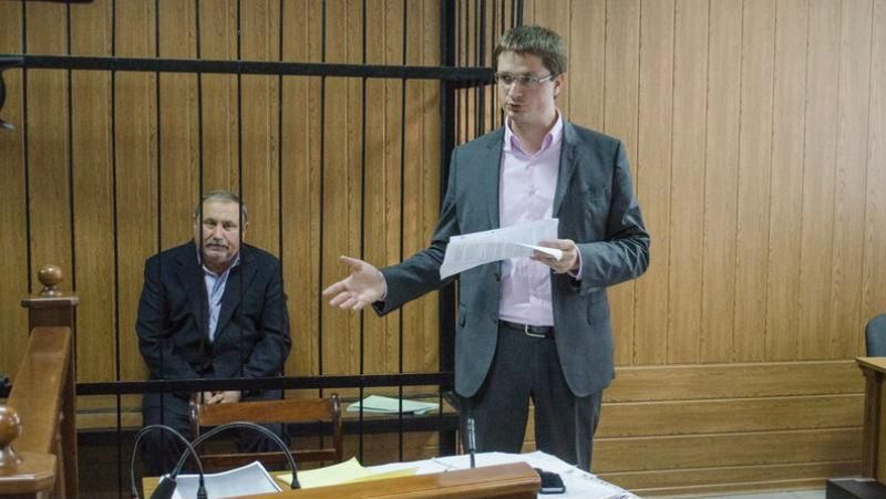 Скандальному "герою Украины" стало плохо в суде: его забрала скорая Скандальному "герою Украины" стало плохо в суде: его забрала скорая