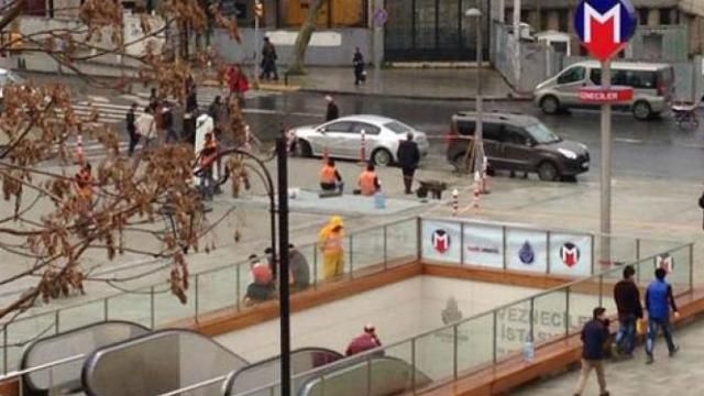 У Стамбулі прогримів вибух: з'явились моторошні фото У Стамбулі прогримів вибух: з'явились моторошні фото