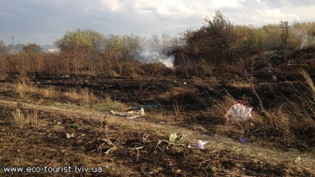 На Львівщині горіло ще одне сміттєзвалище