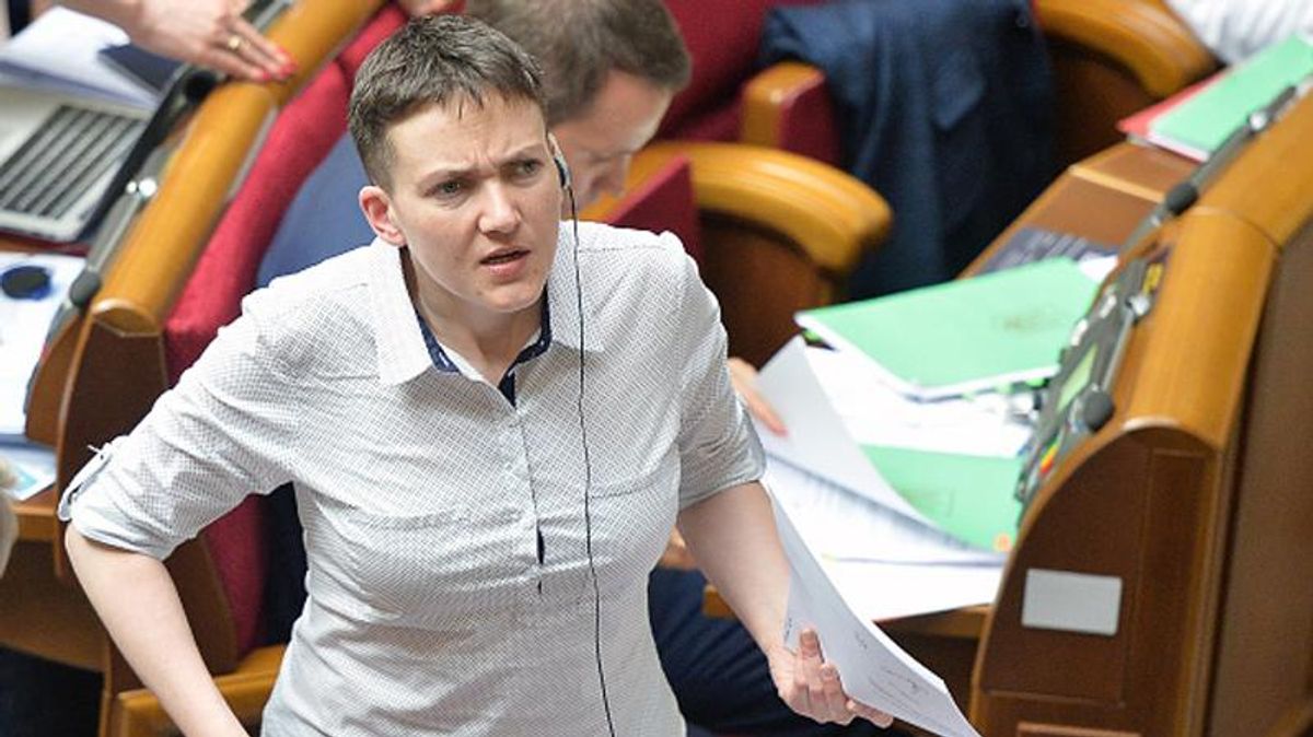 Савченко назвала варіанти, за якими війна на Донбасі припиниться Савченко назвала варіанти, за якими війна на Донбасі припиниться