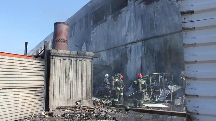 У Санкт-Петербурзі спалахнув військовий корабель У Санкт-Петербурзі спалахнув військовий корабель