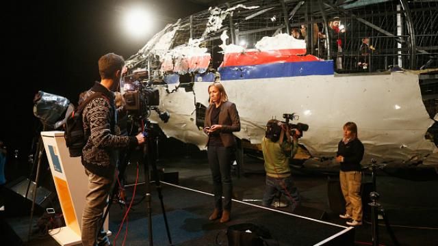 В сейфе детектива, который вел расследование катастрофы MH-17, обнаружили неожиданную находку В сейфе детектива, который вел расследование катастрофы MH-17, обнаружили неожиданную находку