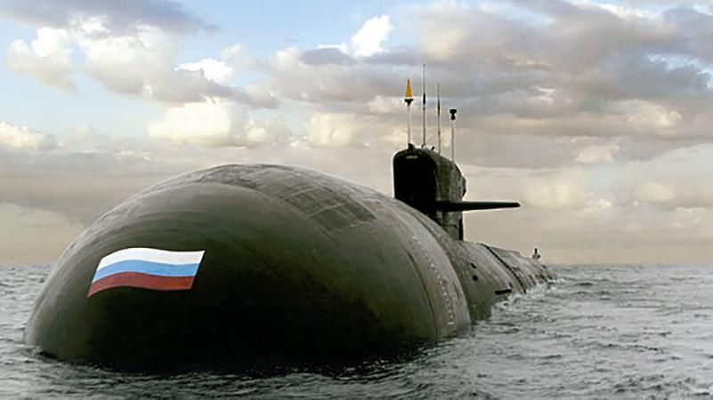 Российскую подводную лодку перехватили ВМС Британии в Северном море