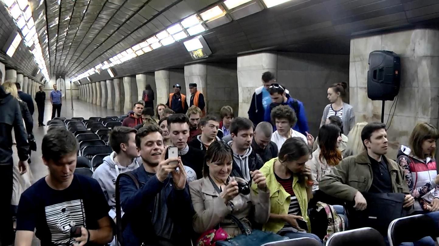 Как станция киевского метро впервые превратилась в кинозал Как станция киевского метро впервые превратилась в кинозал