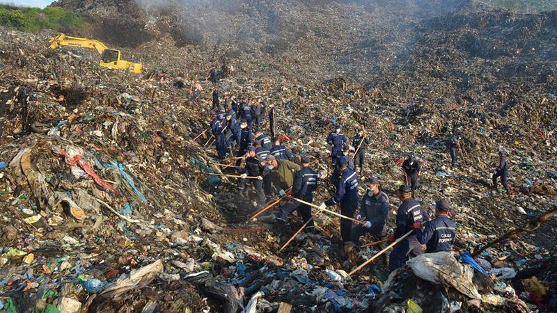 Технологию "мусорной войны" уже использовали в Украине, — нардеп Технологию "мусорной войны" уже использовали в Украине, — нардеп