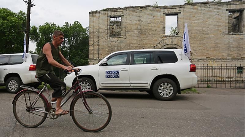 Пропавший водитель ОБСЕ попал к террористам на Донбассе Пропавший водитель ОБСЕ попал к террористам на Донбассе