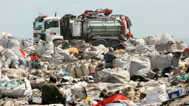Чрезвычайники говорят, что открытого огня на злополучной Грибовицкой свалке уже нет