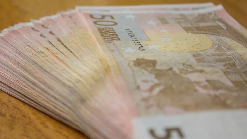 Украинцам больше не будут копировать паспорт, когда меняют доллары или евро Украинцам больше не будут копировать паспорт, когда меняют доллары или евро