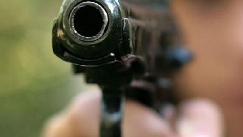 Невідомі обстріляли нардепа Невідомі обстріляли нардепа