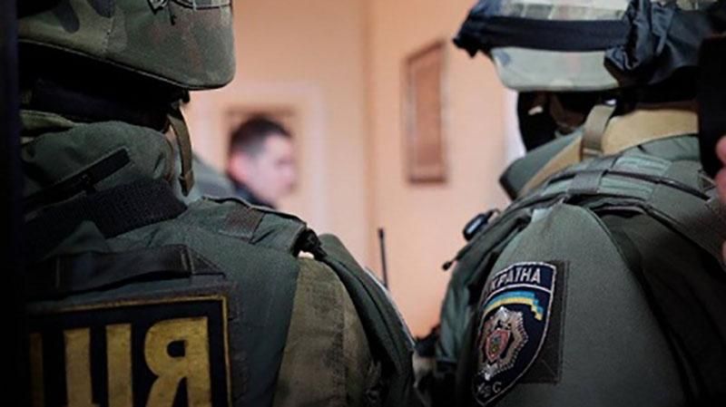 Полтавская налоговая попала в скандал: идет обыск Полтавская налоговая попала в скандал: идет обыск