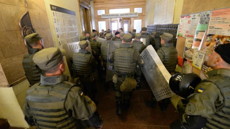 Мэр Львова рассказал, благодаря кому в горсовете не пролилась кровь Мэр Львова рассказал, благодаря кому в горсовете не пролилась кровь