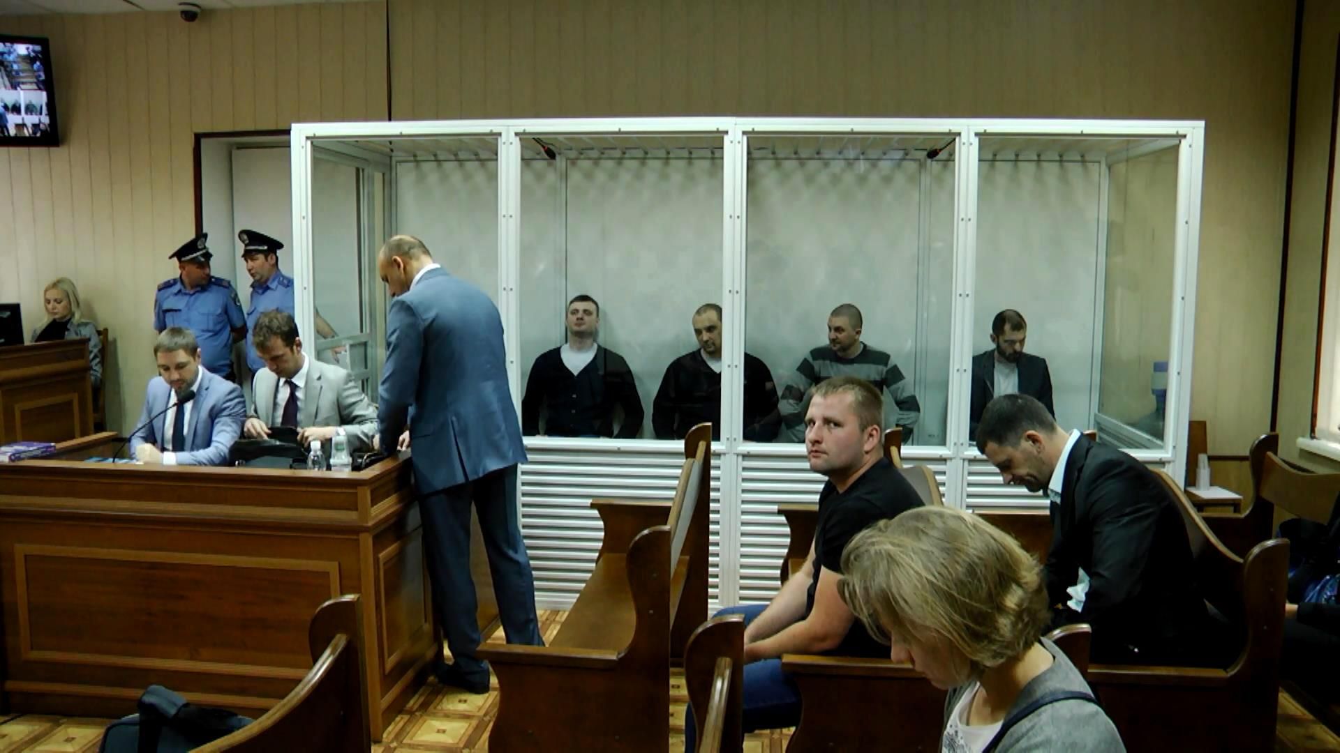 Екс-беркутівцям продовжили арешт Екс-беркутівцям продовжили арешт