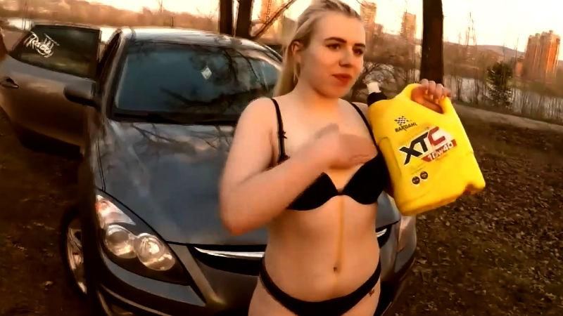 Росіянка пішла на відчайдушний крок заради iPhone (18+) Росіянка пішла на відчайдушний крок заради iPhone (18+)