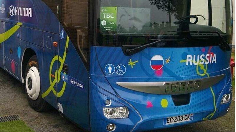 Англичане освистали автобус сборной России на Евро-2016