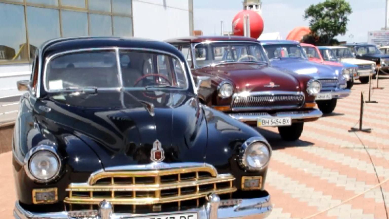 Уникальные ретро-автомобили съехались на фестиваль в Одессу Уникальные ретро-автомобили съехались на фестиваль в Одессу