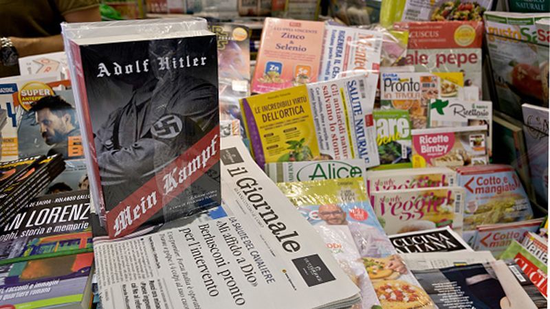 Газета з додатком Mein Kampf Гітлера з'явилась у продажі в Італії
