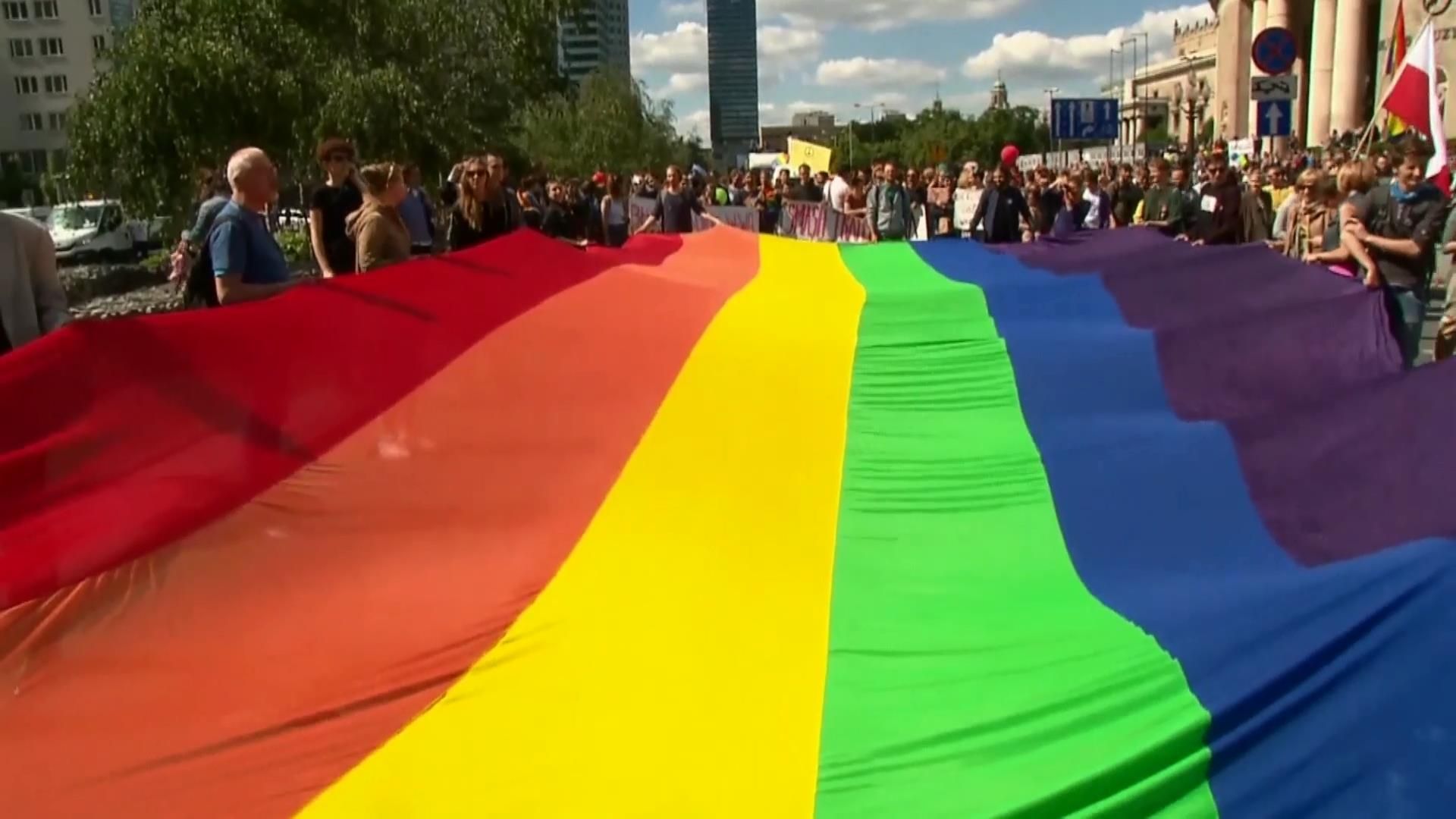 Прихильники ЛГБТ-спільноти пройшли маршем у Варшаві