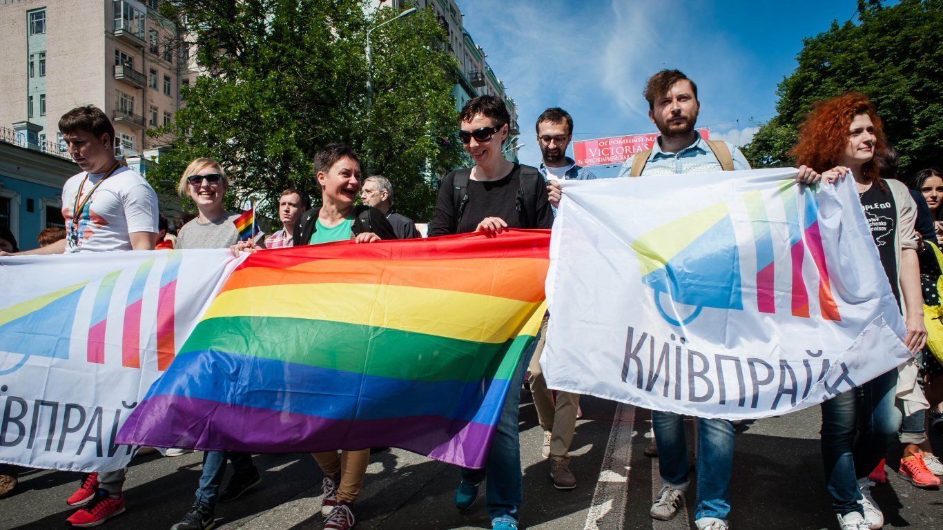 Одного з учасників київського ЛГБТ-параду побили після маршу