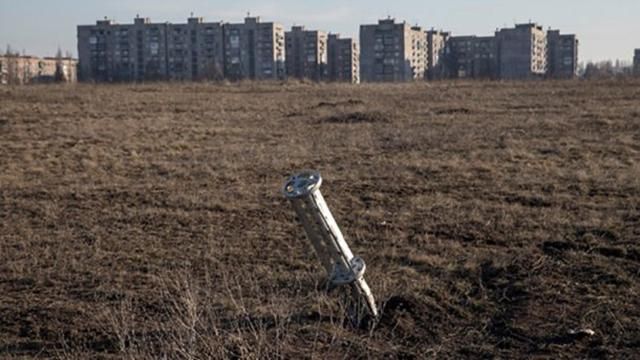 Бойовики з артилерії обстріляли житлові будинки в Авдіївці 