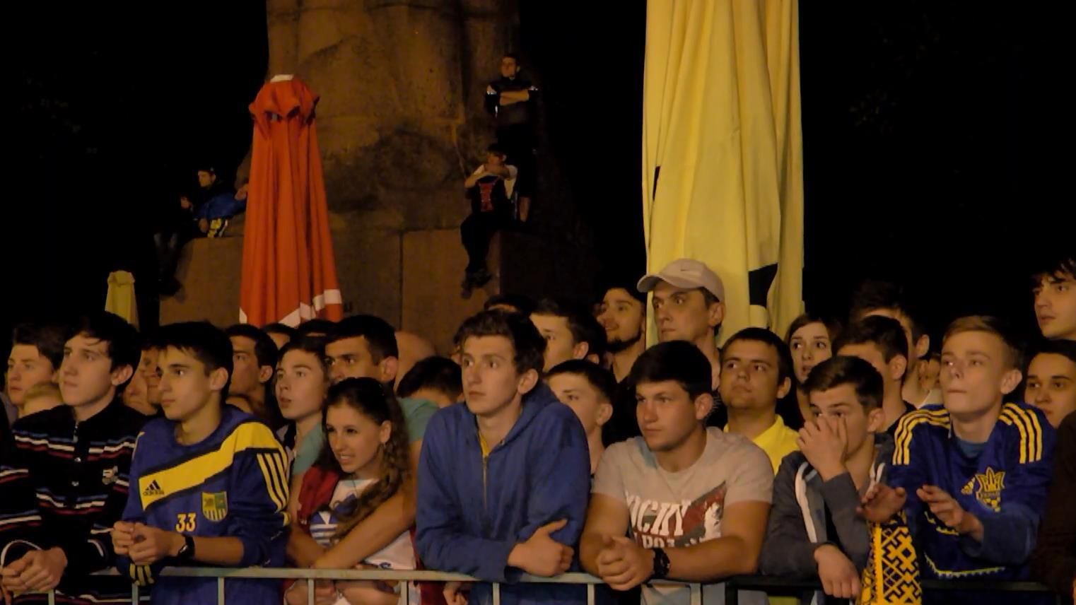 З емоціями, але без сліз: як українці вболівали за збірну на Євро-2016 З емоціями, але без сліз: як українці вболівали за збірну на Євро-2016