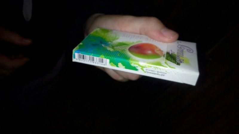 Українцям продають контрабандні сигарети, які виробляють в окупованому Донецьку Українцям продають контрабандні сигарети, які виробляють в окупованому Донецьку