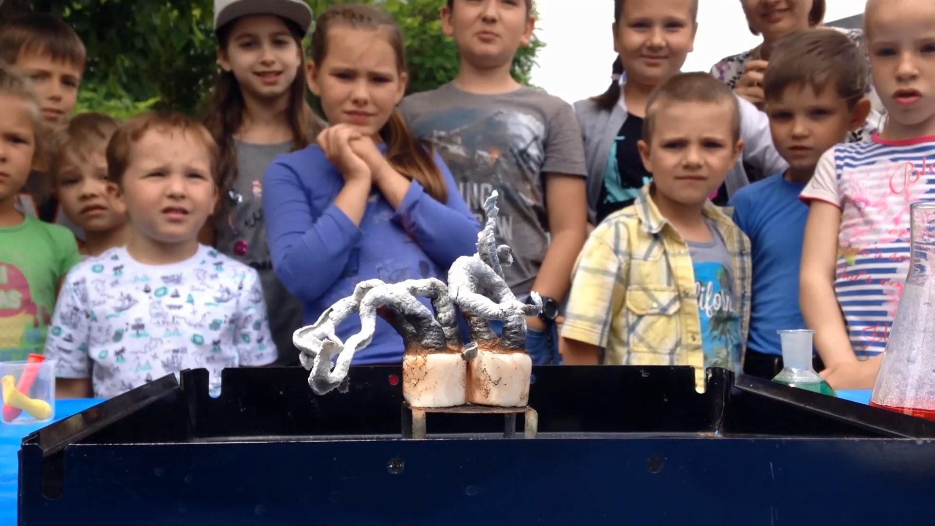 Як працює хімія: черкаські школярі проводять наукові досліди просто на природі Як працює хімія: черкаські школярі проводять наукові досліди просто на природі