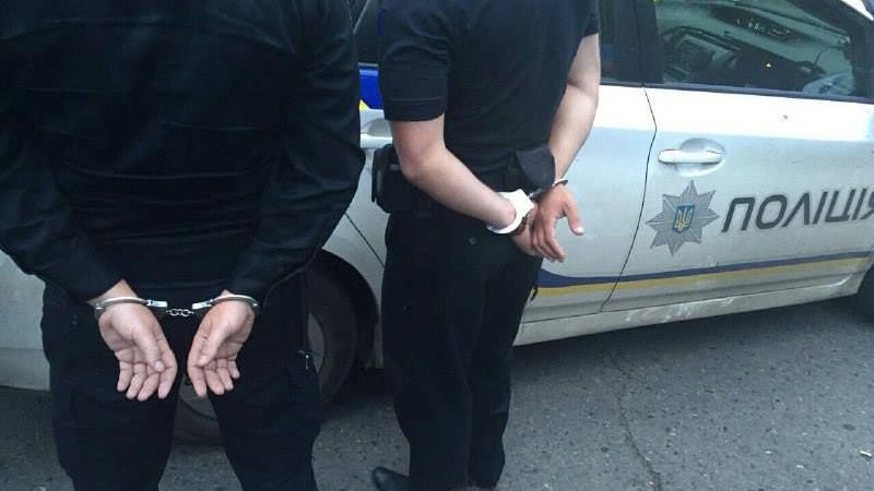 Патрульних нової поліції затримали на хабарі в Одесі