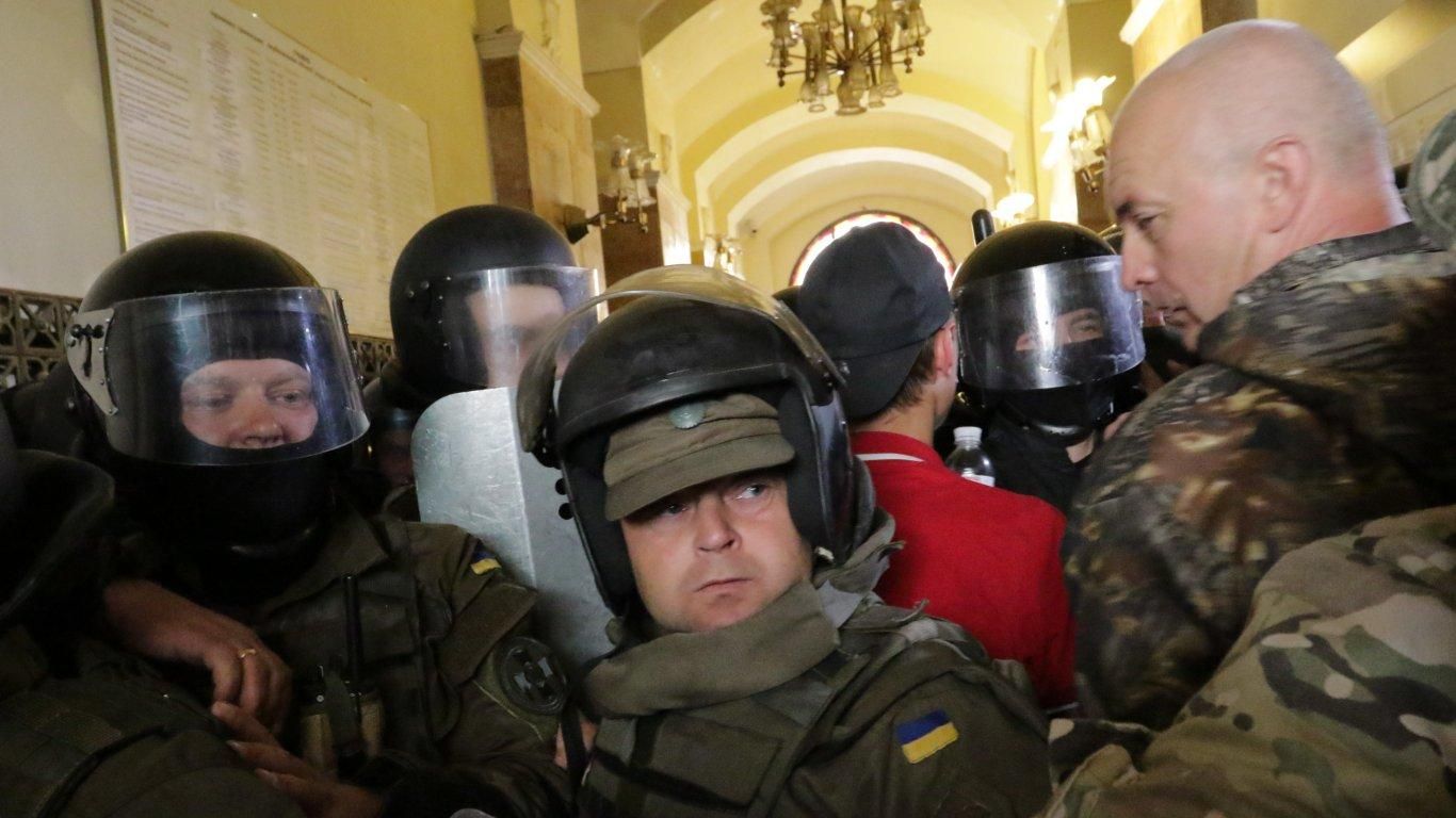 Нацгвардию под городской совет направил Порошенко, — Садовый Нацгвардию под городской совет направил Порошенко, — Садовый