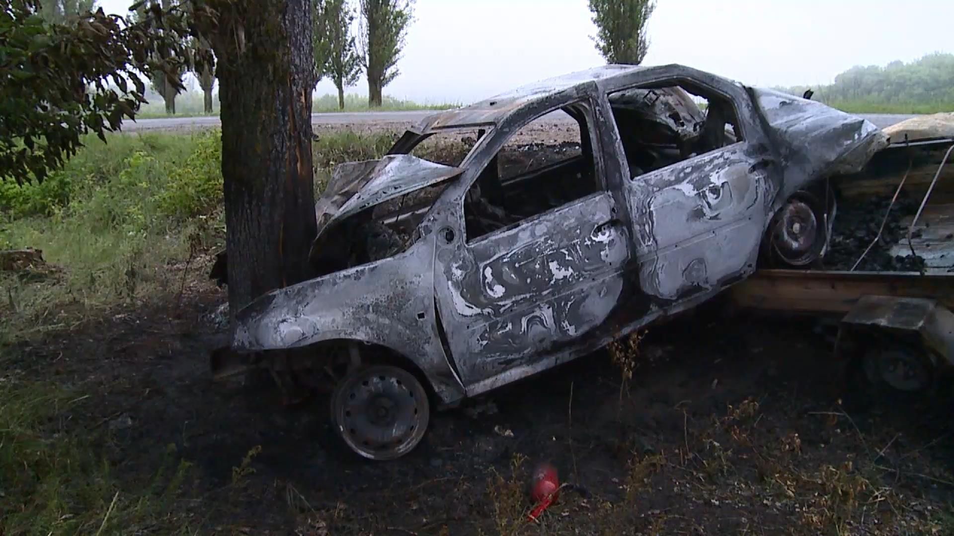 Четыре человека сгорели в машине после рокового ДТП Четыре человека сгорели в машине после рокового ДТП