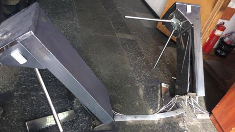 Протестувальники увірвалися у Мінсоцполітики Протестувальники увірвалися у Мінсоцполітики