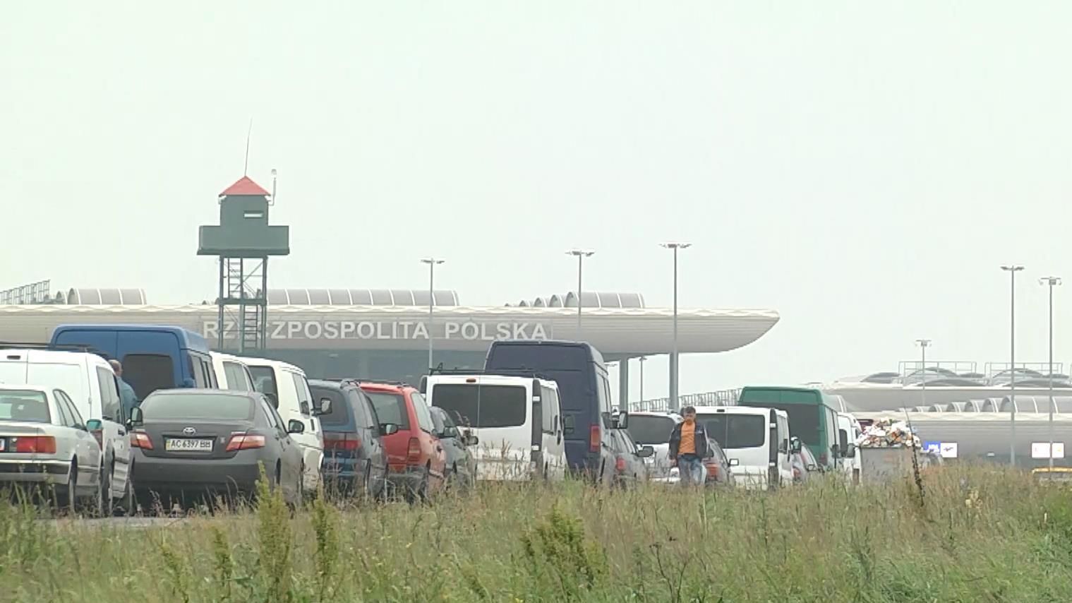 Хто винен у кілометрових чергах на українсько-польському кордоні Хто винен у кілометрових чергах на українсько-польському кордоні