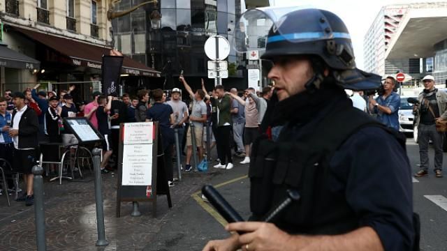 Євро-2016: двох озброєних українців затримали у Ліллі Євро-2016: двох озброєних українців затримали у Ліллі