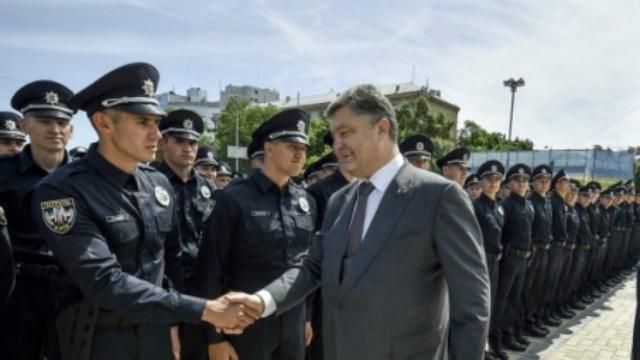 Порошенко пригрозив: Миколаївська поліція залишиться без керівництва