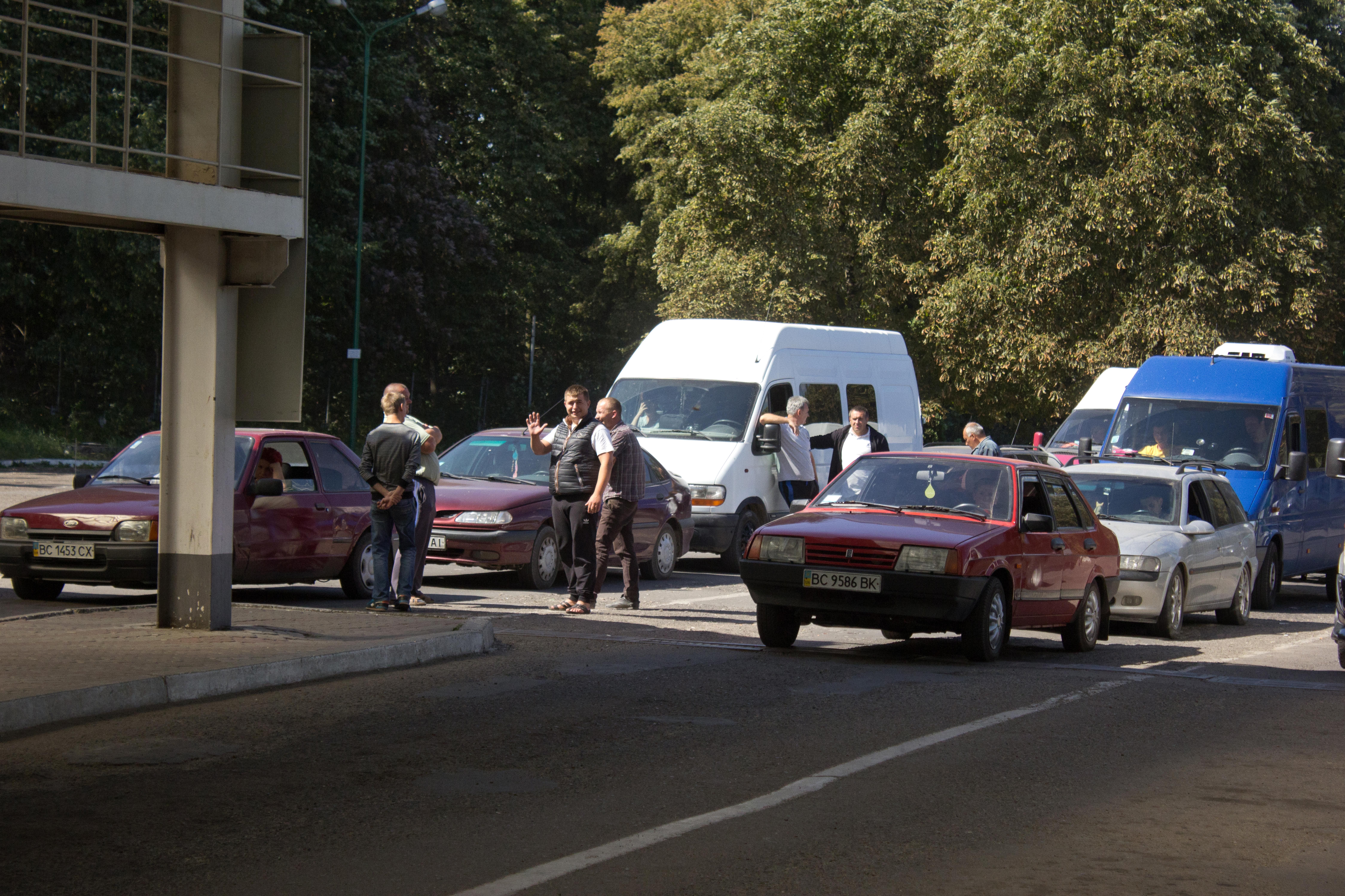 На кордоні з Польщею подекуди трикілометрові черги, – прикордонники На кордоні з Польщею подекуди трикілометрові черги, – прикордонники