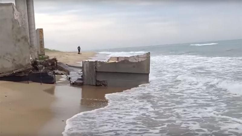 Скандальную дачу Литвина смыло в море Скандальную дачу Литвина смыло в море