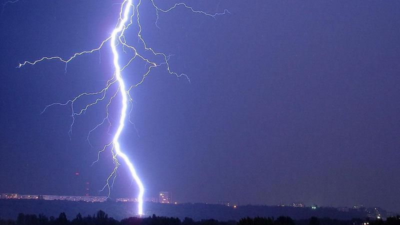 Молния убила 12-летнего мальчика на Харьковщине Молния убила 12-летнего мальчика на Харьковщине