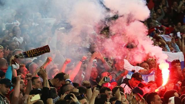 Евро-2016: трех россиян и украинца депортируют из Франции Евро-2016: трех россиян и украинца депортируют из Франции