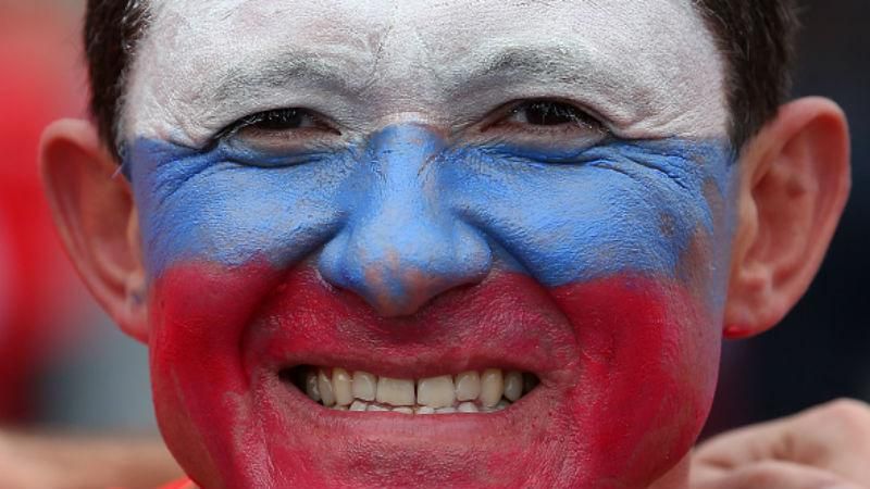 Charlie Hebdo створив дотепну карикатуру про російських вболівальників Charlie Hebdo створив дотепну карикатуру про російських вболівальників