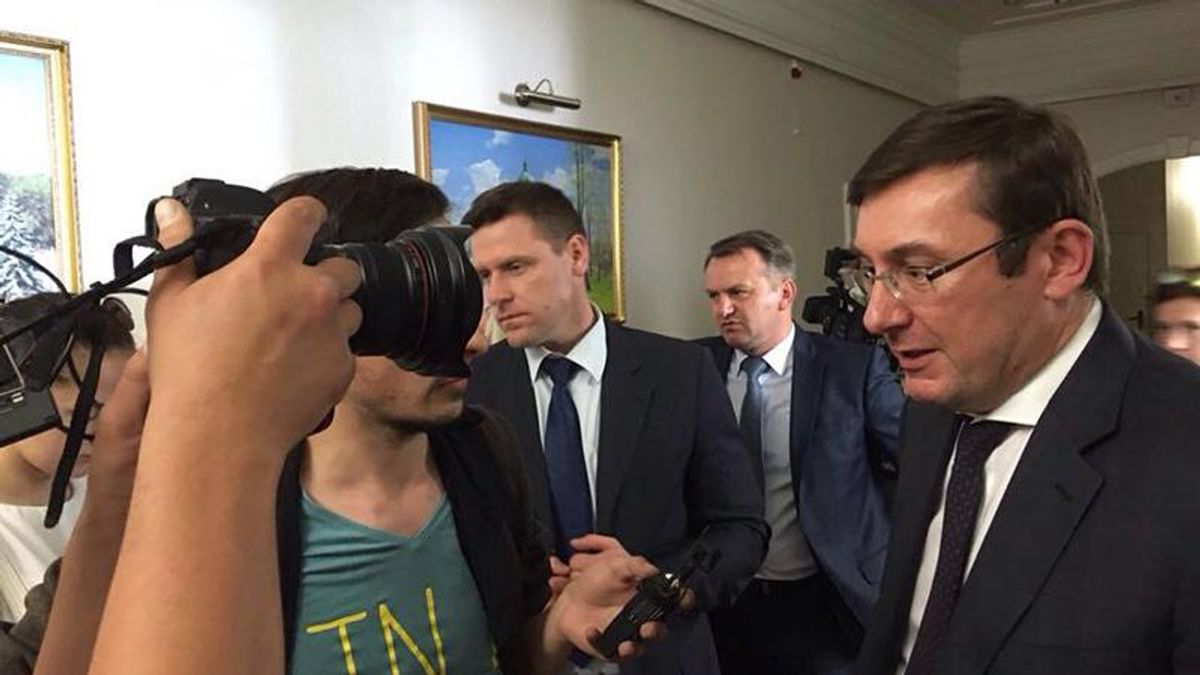 Луценко требует отставки николаевского прокурора Луценко требует отставки николаевского прокурора
