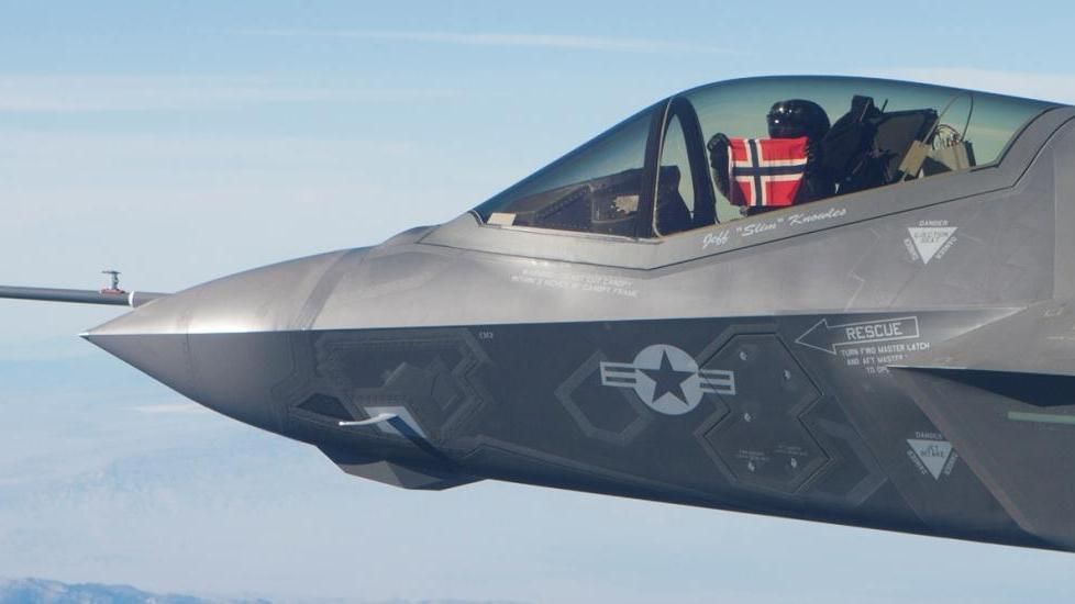 Поведение Путина заставило еще одну страну увеличить свой военный бюджет Поведение Путина заставило еще одну страну увеличить свой военный бюджет