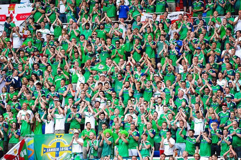 Фанаты Северной Ирландии во время матча пели про Украину как маленькую часть России