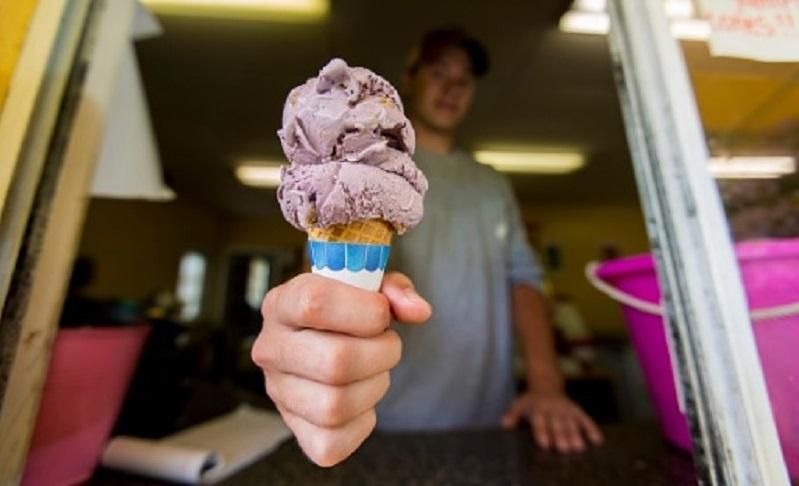 Українці встановили рекорд з поїдання морозива