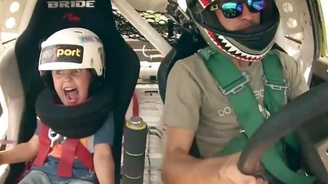 В сети показали смешное видео веселых и заботливых пап В сети показали смешное видео веселых и заботливых пап